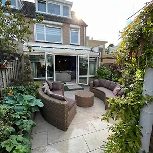 https://rotterdam-luxury-house.utrechthotels.net